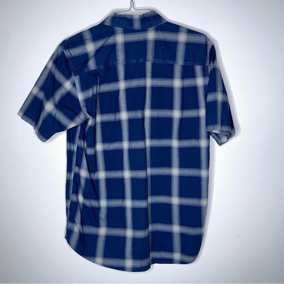 Carhartt Medium Blue-White Plaid Short Sleeve Double Pocket Shirt. - Picture 5 of 5